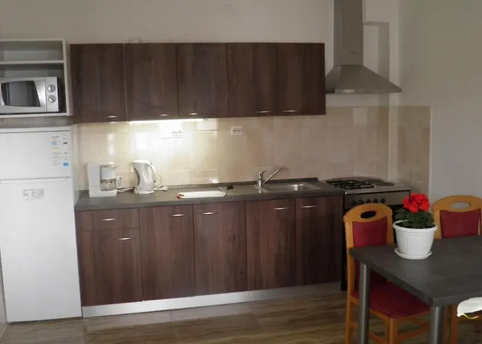 Apartmani S Dvije Spavace Sobe 4 Osobe