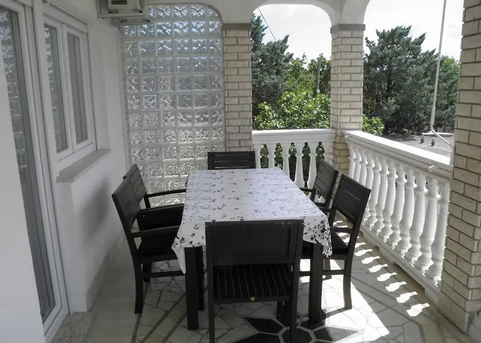 Apartmani S Dvije Spavace Sobe 4 Osobe